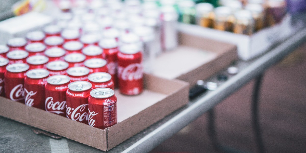 Anuncia Coca-Cola despidos y retiros voluntarios masivos