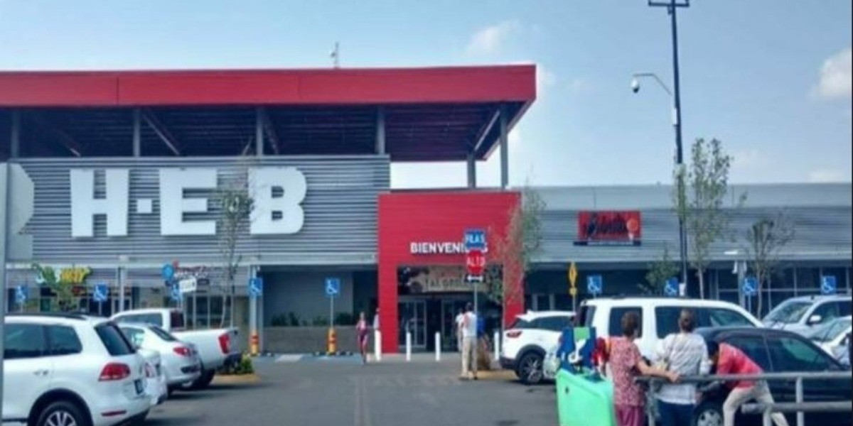 Denuncian clientes cobros no reconocidos en H.E.B.