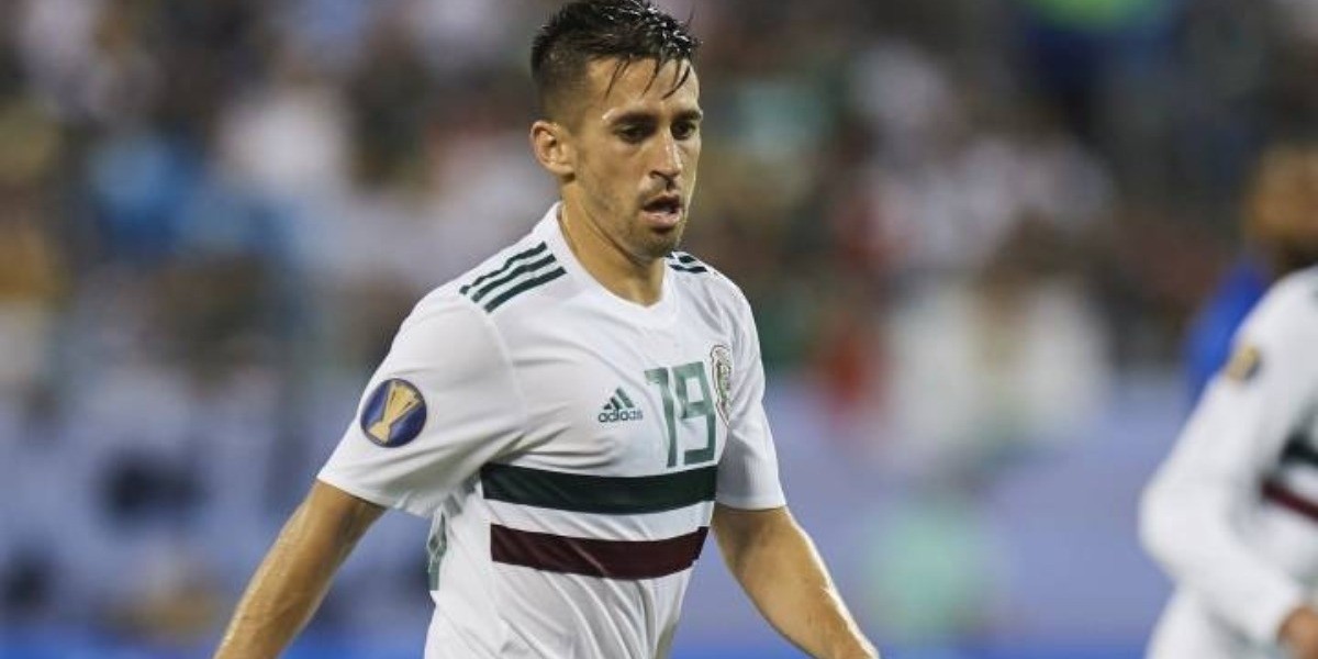 Fernando Navarro apunta a regresar al Tri