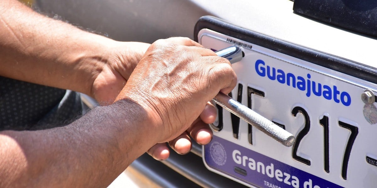 Replaqueo pondrá de moda amparos colectivos: Colegio de Abogados