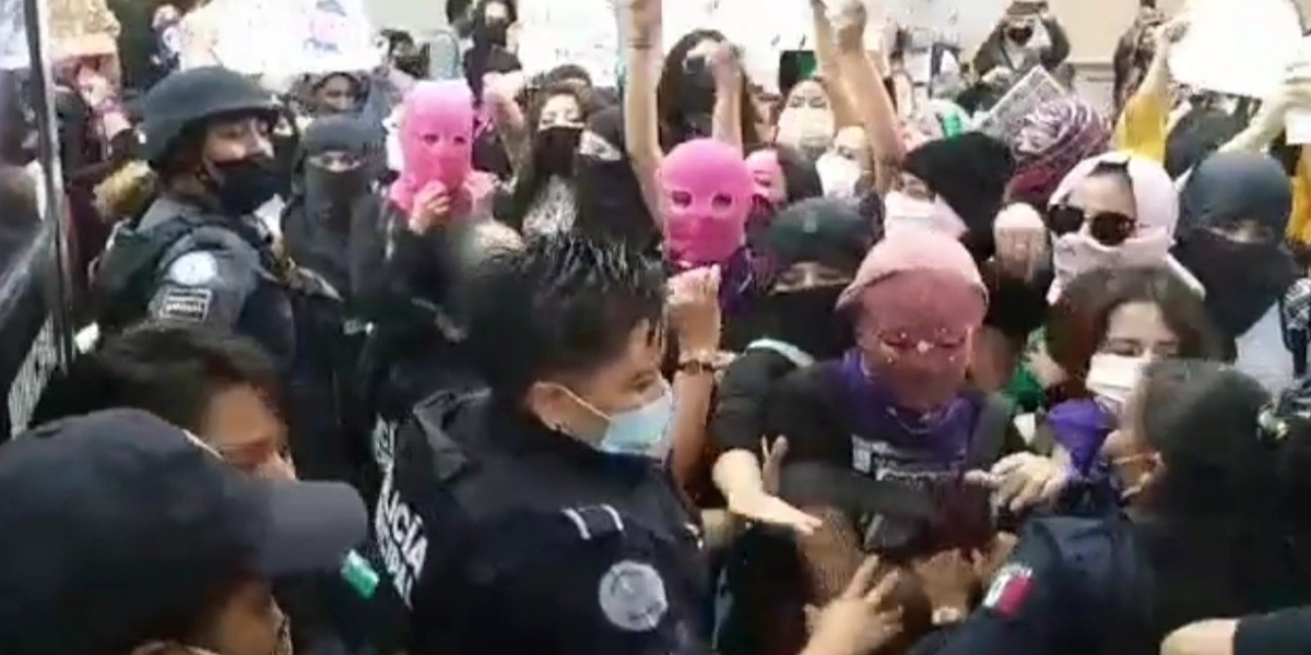 Estrés provoca reacciones violentas en policías: síndico Christian Cruz