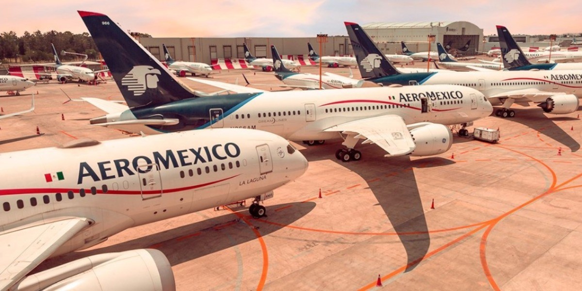 Pide Aeroméxico despedir a mil sobrecargos por la pandemia