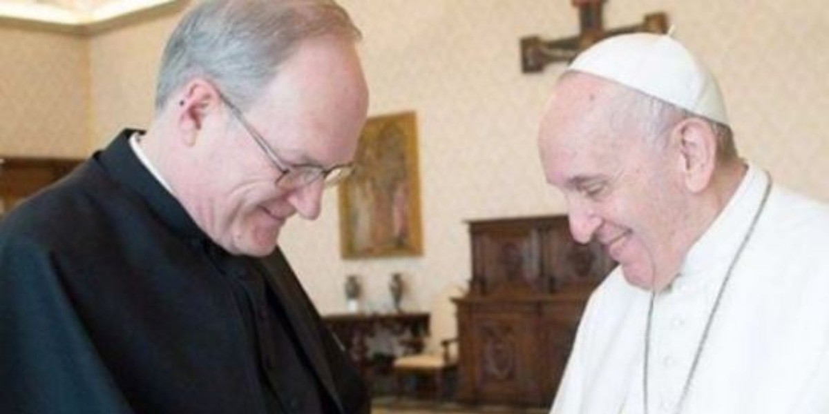 Papa cesa a obispo por pederastia; recién lo había nombrado