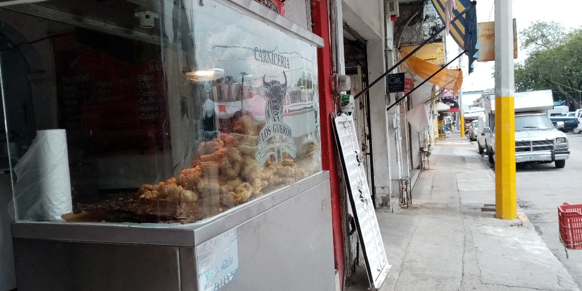 A la ‘cacería’ de falsos verificadores en el Barrio de San Miguel