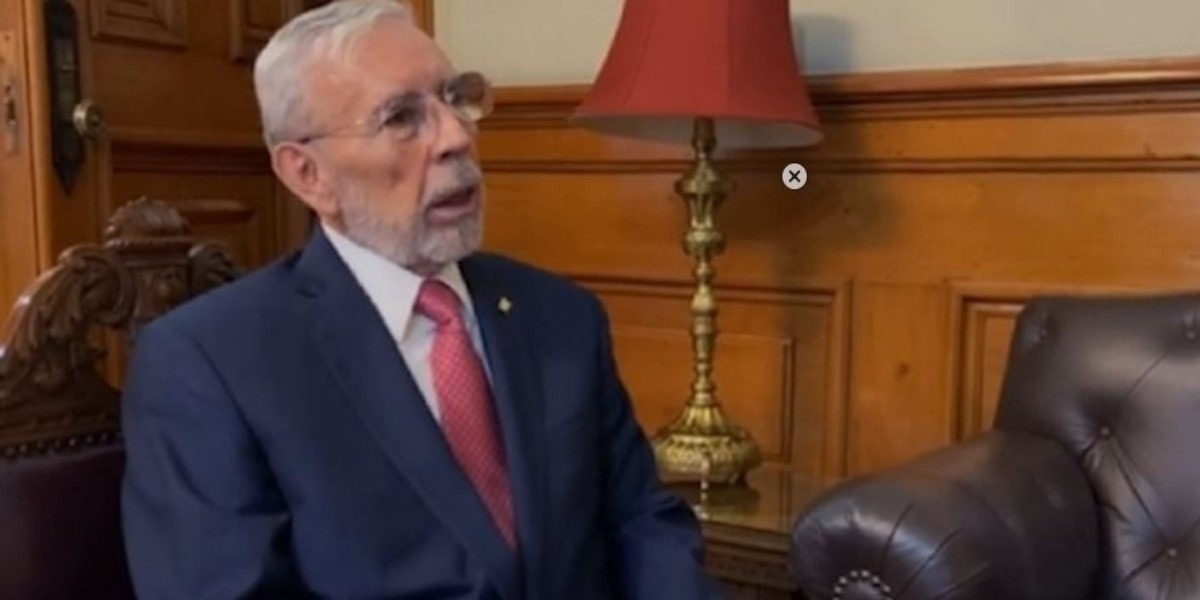 Titular de la SCT da positivo a COVID-19