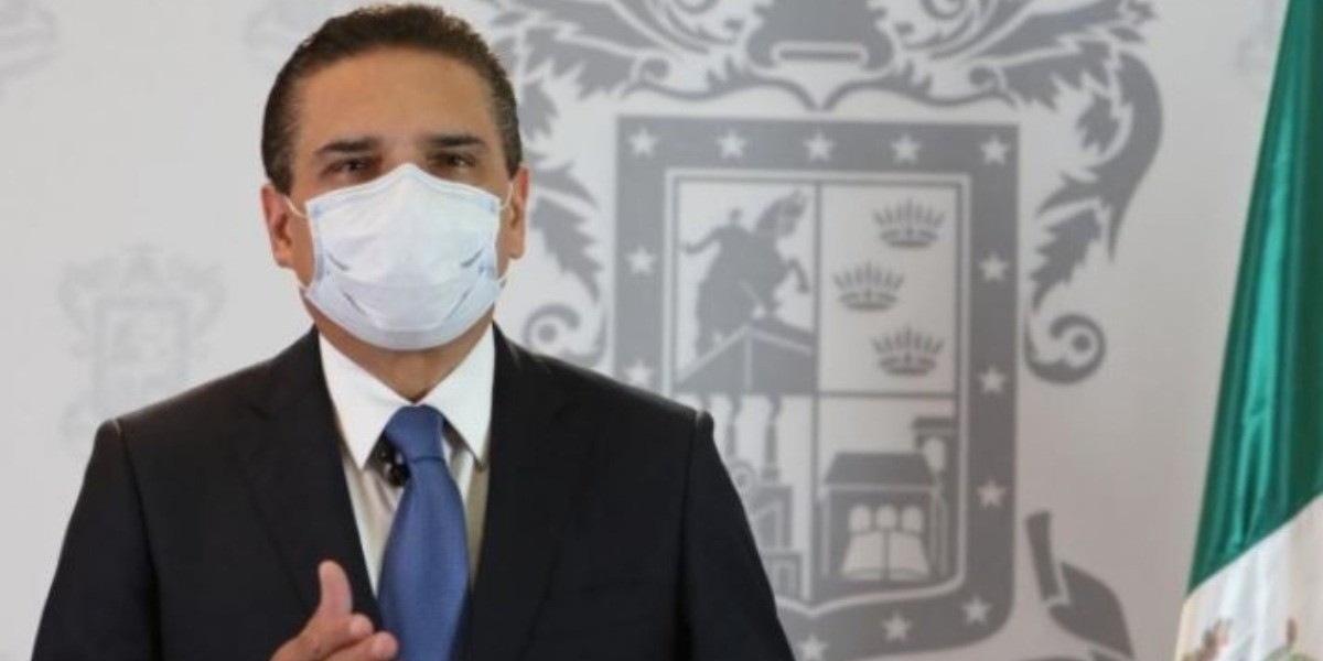 Silvano Aureoles dio positivo a coronavirus