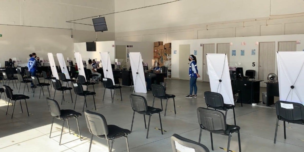 Canje de placas en León ya se realiza en 15 minutos