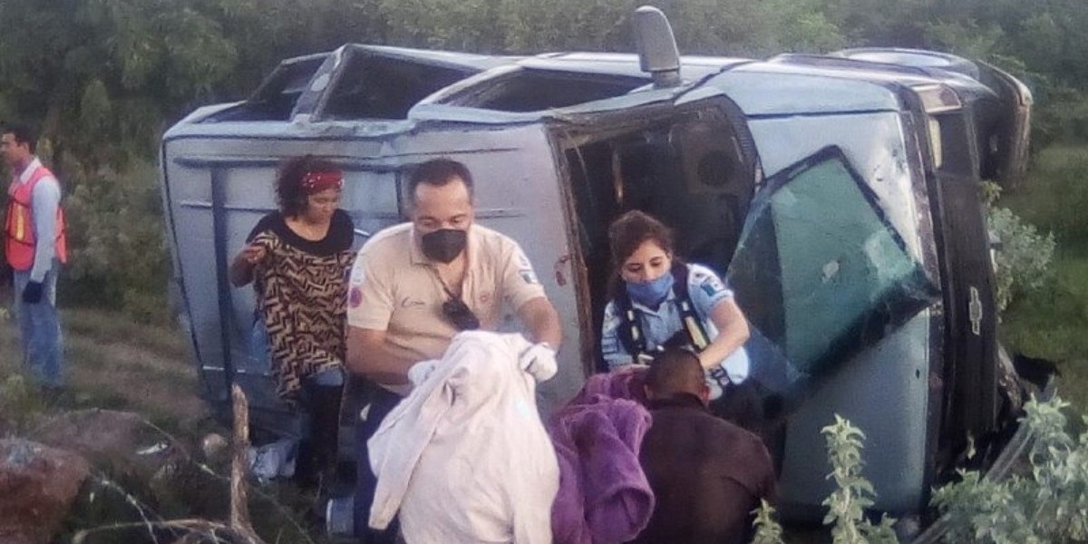 'Ola Verde' ayuda a salvar a cinco heridos en una volcadura