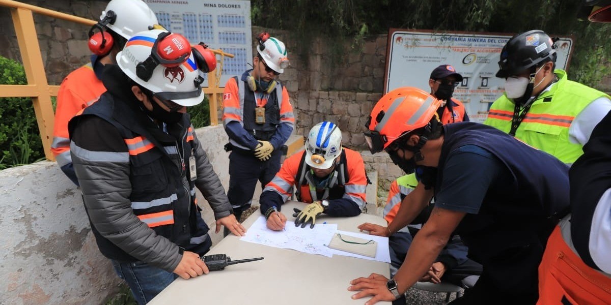 Rescatan los cuerpos de cuatro ‘lupios’ de la Mina de El Cubo