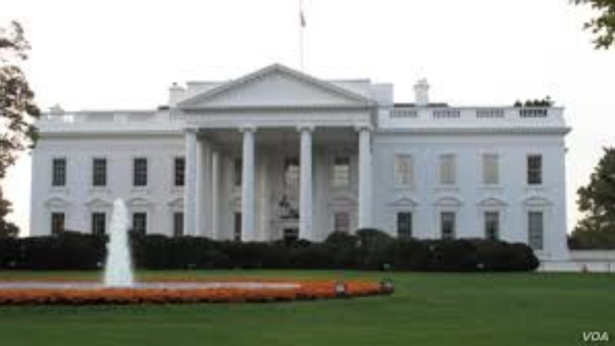 Rastrea Casa Blanca a contactos de Trump