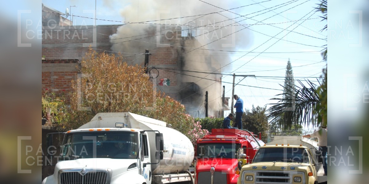 Se incendia peletería en el Fraccionamiento Hidalgo