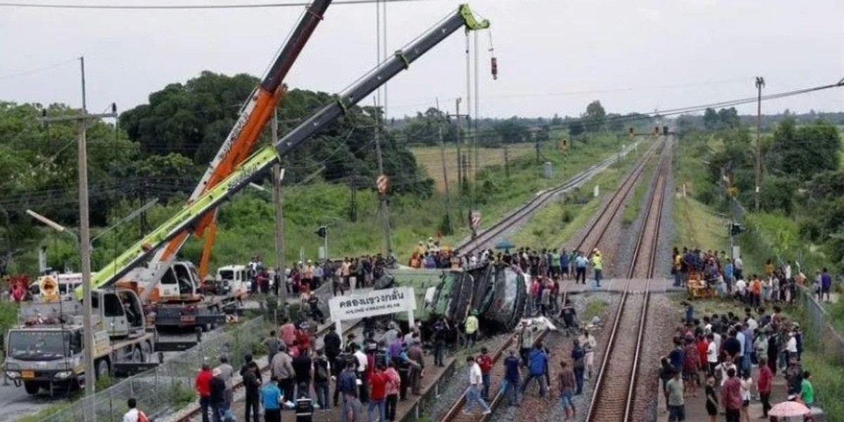 Colisión en Bangkok deja 18 muertos y 44 heridos