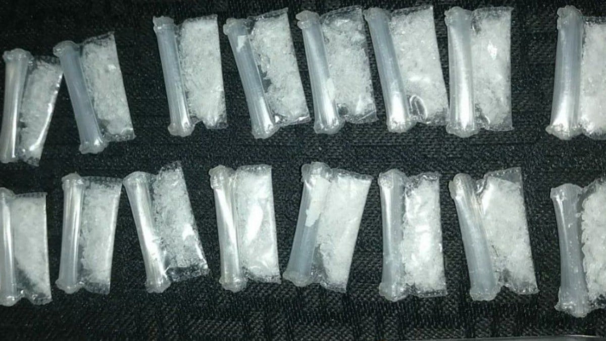 Detiene Policía a jovencita de 17 años por posesión de droga