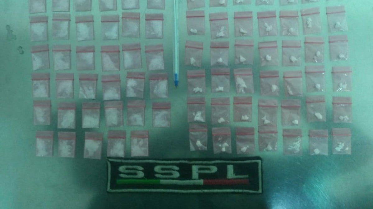 Detiene la Policía de León a presunto distribuidor de droga