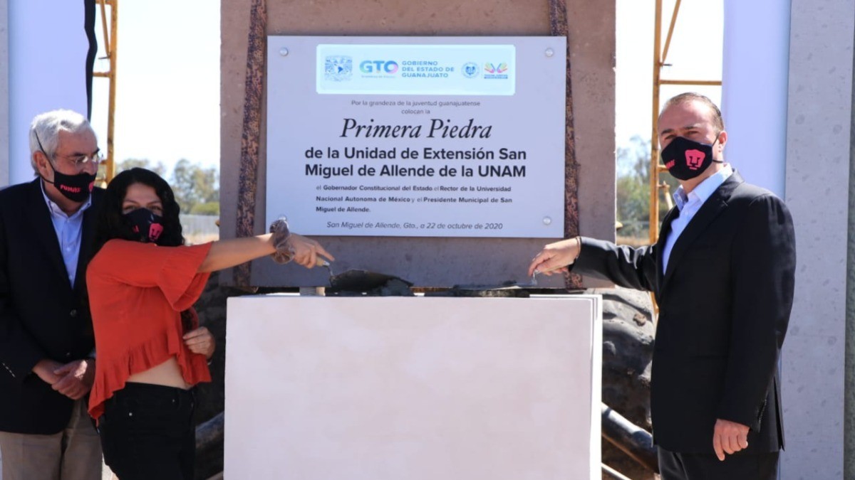 Colocan primera piedra de la UNAM en San Miguel de Allende