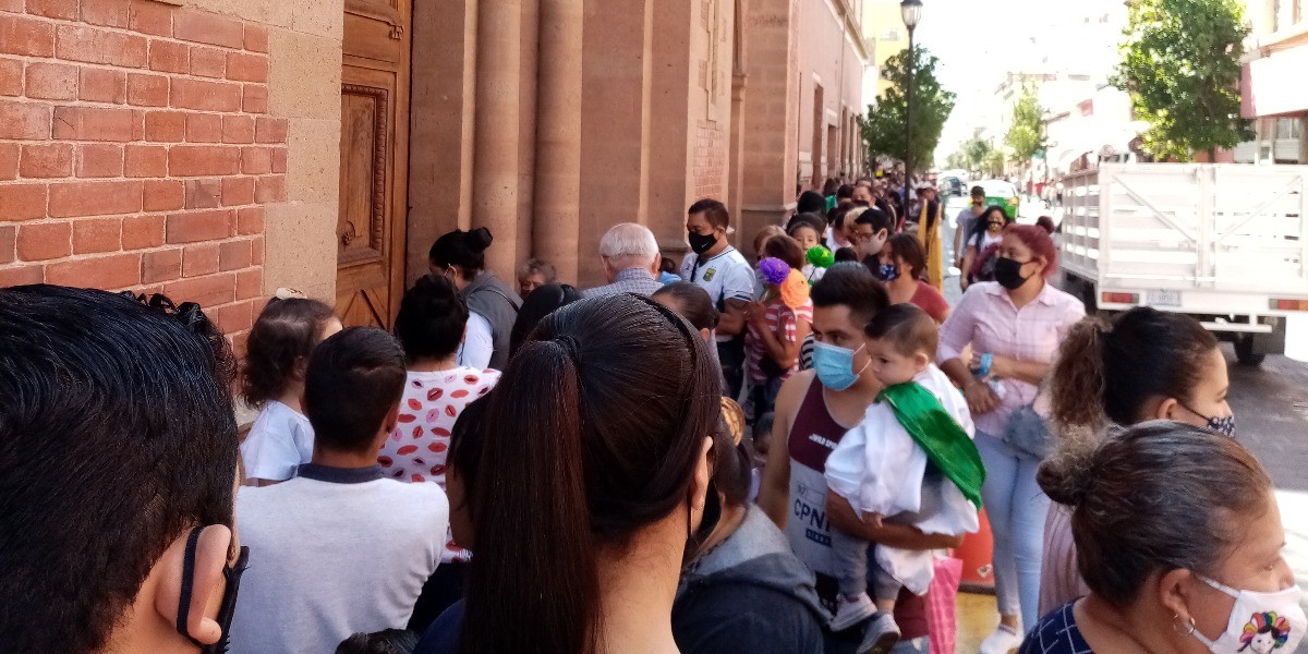 Piden finalice pandemia, pero no usan cubrebocas