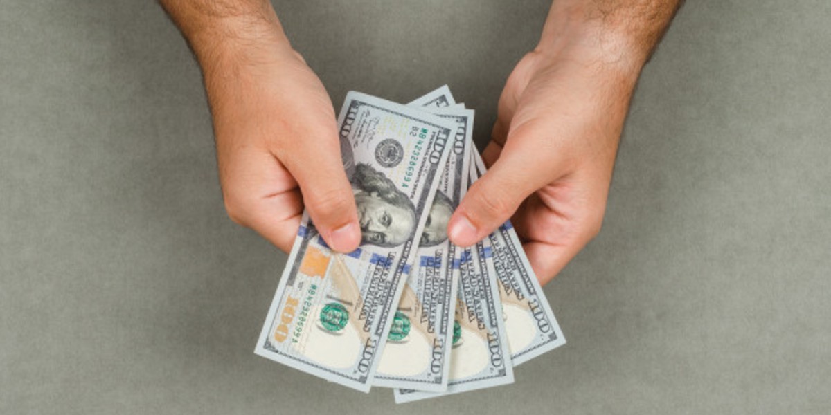 Esperan año récord con más de 40 mil millones de dólares en remesas