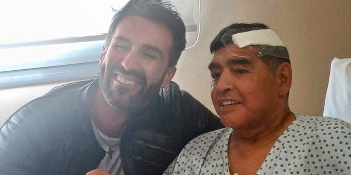 #VIDEO | Diego Maradona sale del hospital