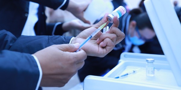 Inicia el viernes la prueba de la vacuna china en la CDMX