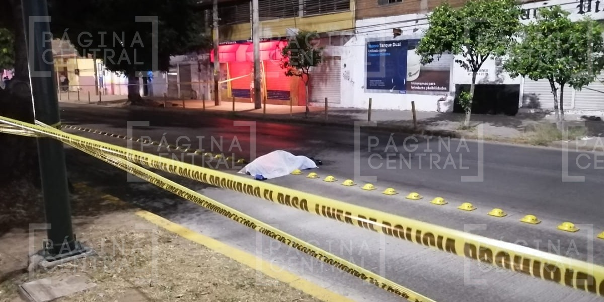 Motociclista atropella a un hombre y lo mata en Los Reyes