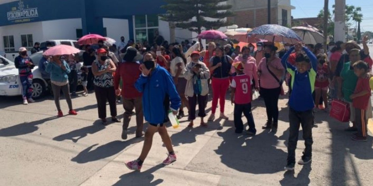 Suministrará SAPAL agua gratuita 'escoltados' por policías