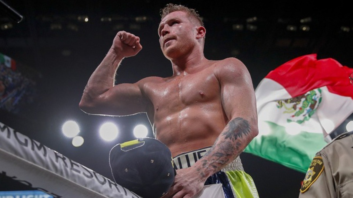 Canelo anuncia su regreso para pelear ante Smith