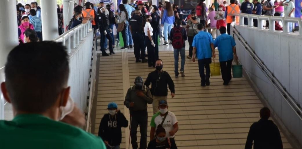 No subas al transporte público sin cubrebocas