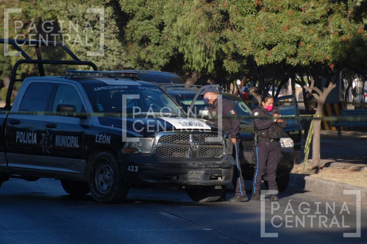Policía frustra robo en Villa Insurgentes, lo reciben a balazos