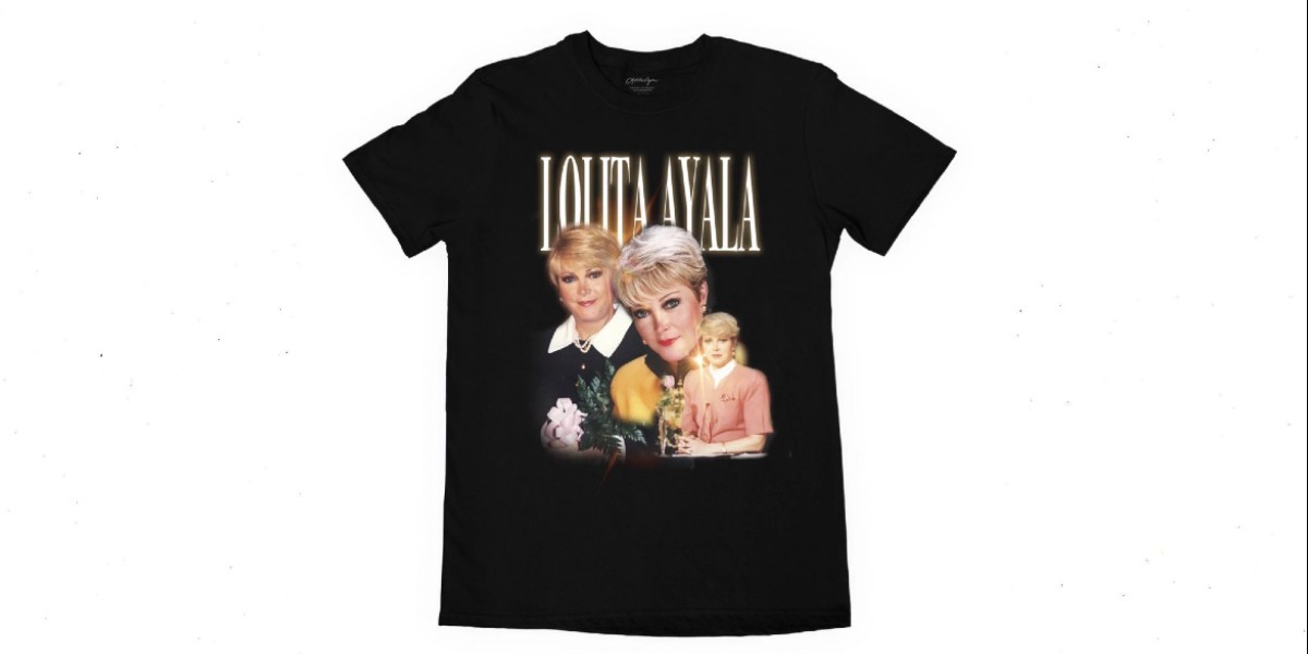 Lolita Ayala lanza su línea de playeras y el internet lo celebra
