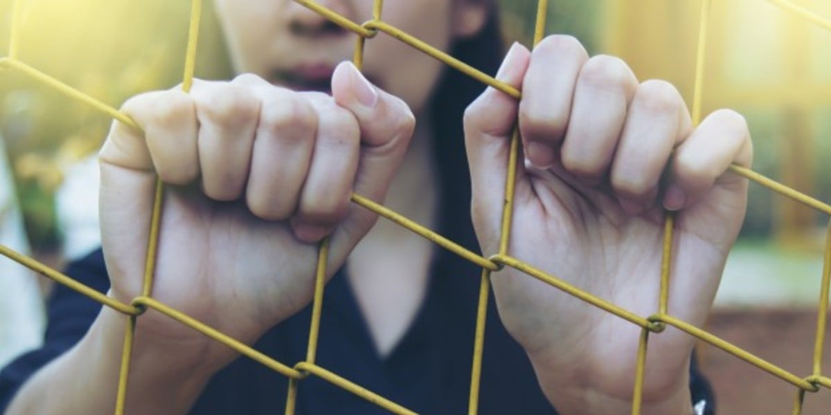 Mujer pasará tres años en prisión por uso de documentos falsos