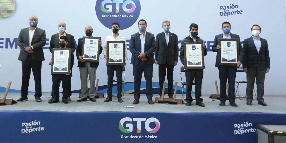 Entregan el Premio Estatal del Deporte al ciclista Gerardo Ulloa