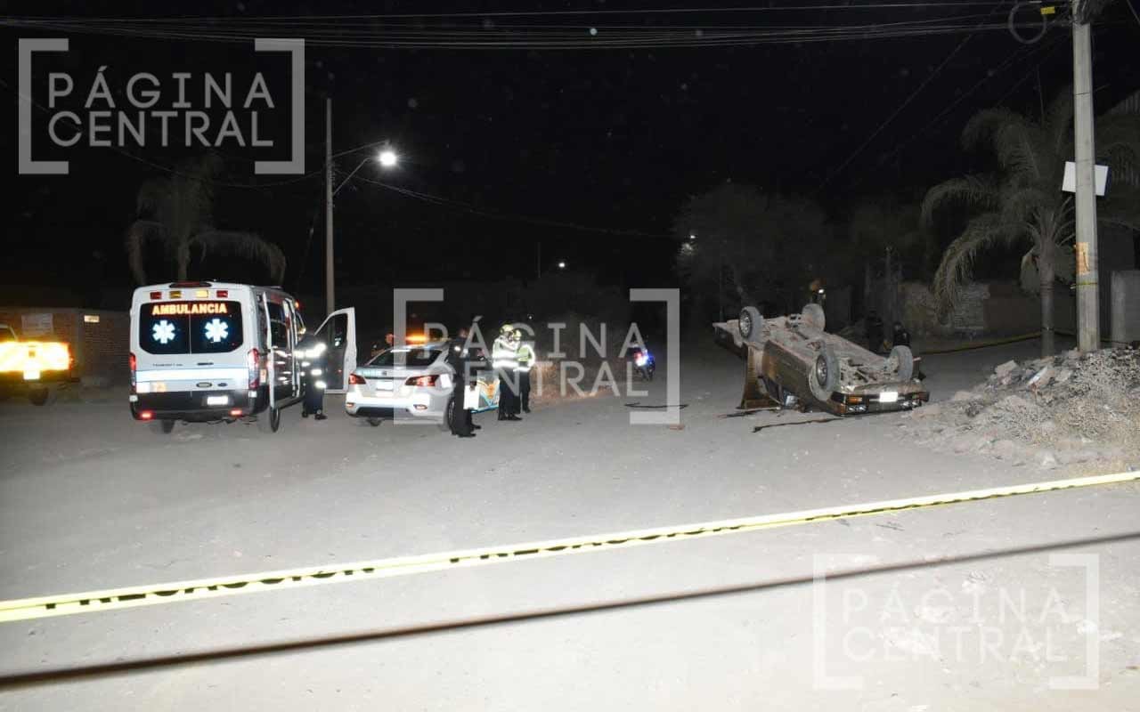 Muere al volcar en Hilario Medina