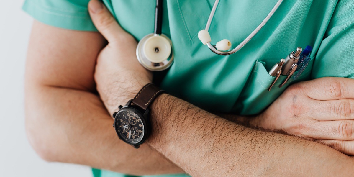 Proponen sanciones para quienes agredan a personal médico en León