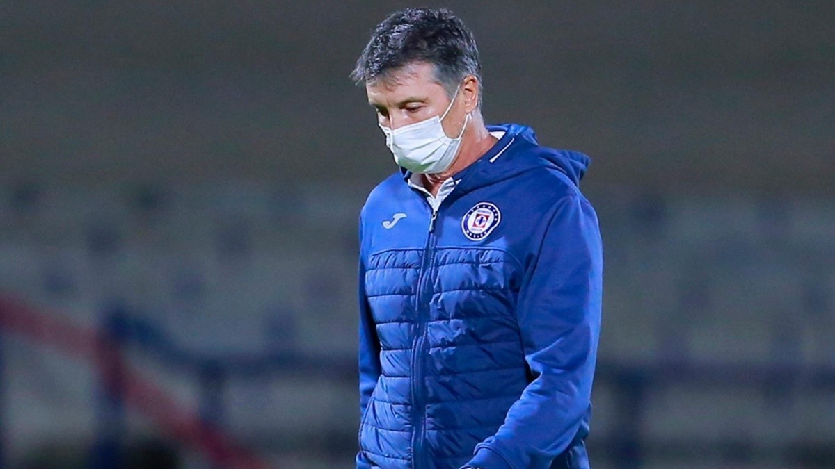 Siboldi anuncia su salida de Cruz Azul