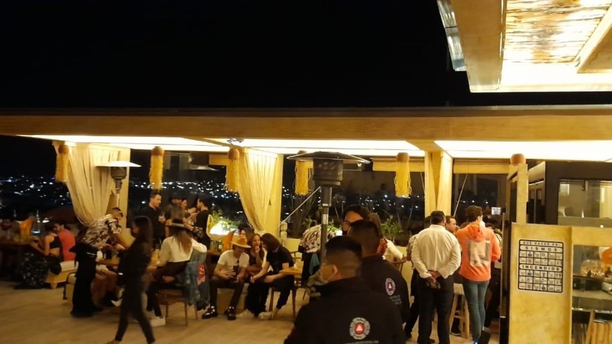Clausuran bar por sobrecupo en San Miguel de Allende