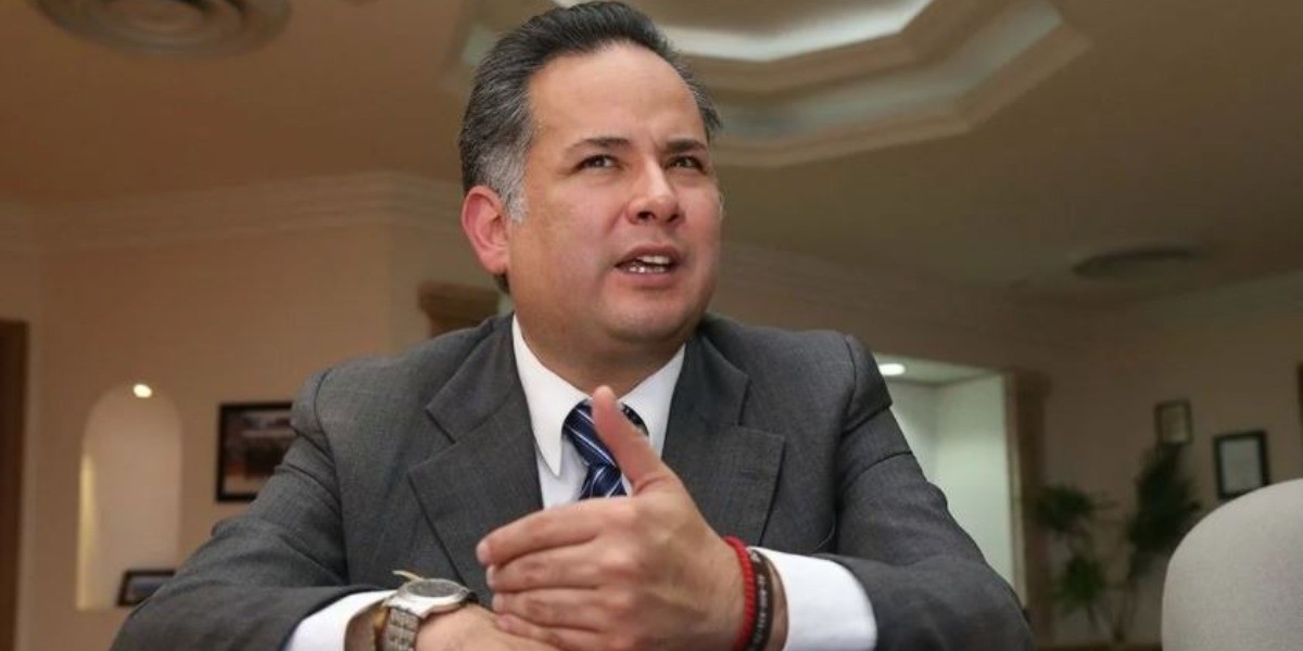 Analizar reforma a Banxico para evitar riesgos, pide Santiago Nieto