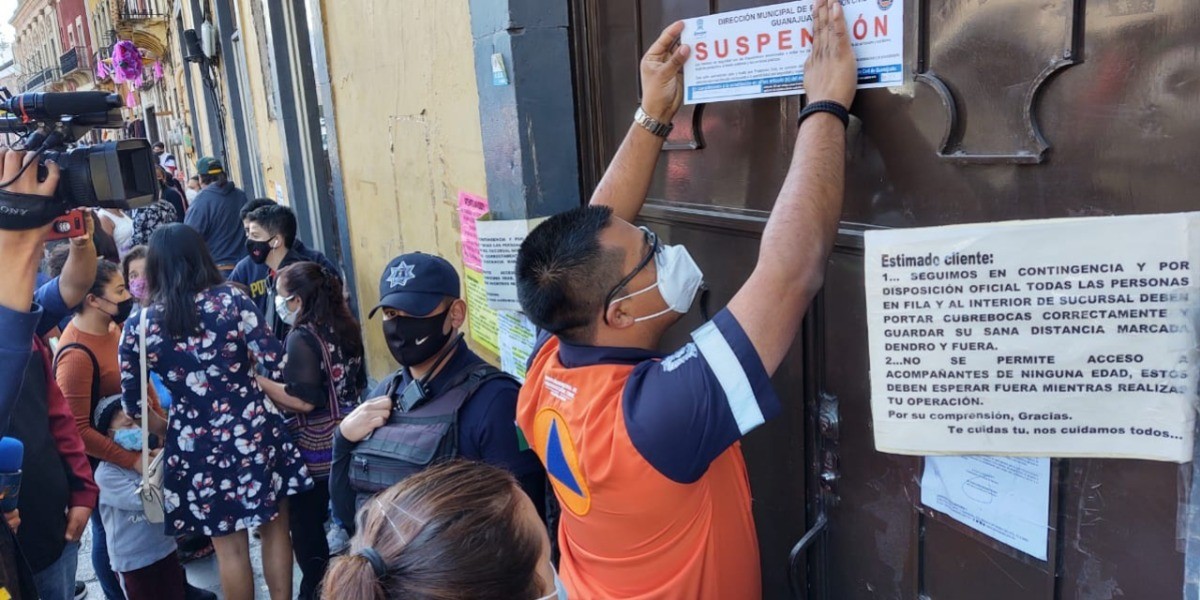 Clausuran dos sucursales de Elektra en Guanajuato Capital