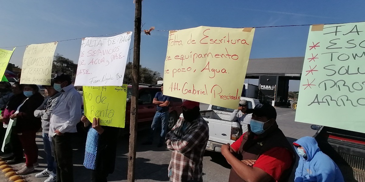Bloquean acceso a PILBA, ejidatarios demandan escrituras y servicios básicos