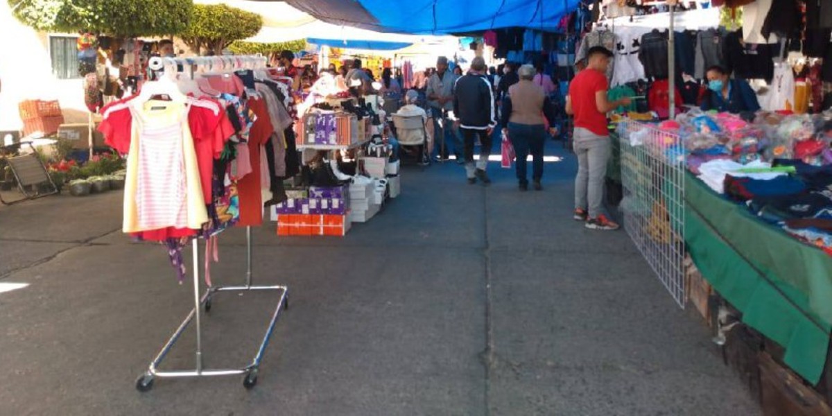 Línea de Fuego no retira sus carriles centrales y clientes no usan cubrebocas