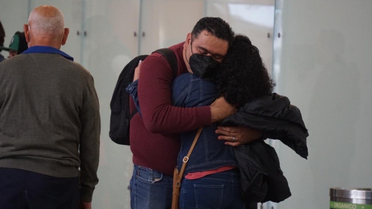 Viajan dos médicos de brigada COVID para reforzar atención en CDMX