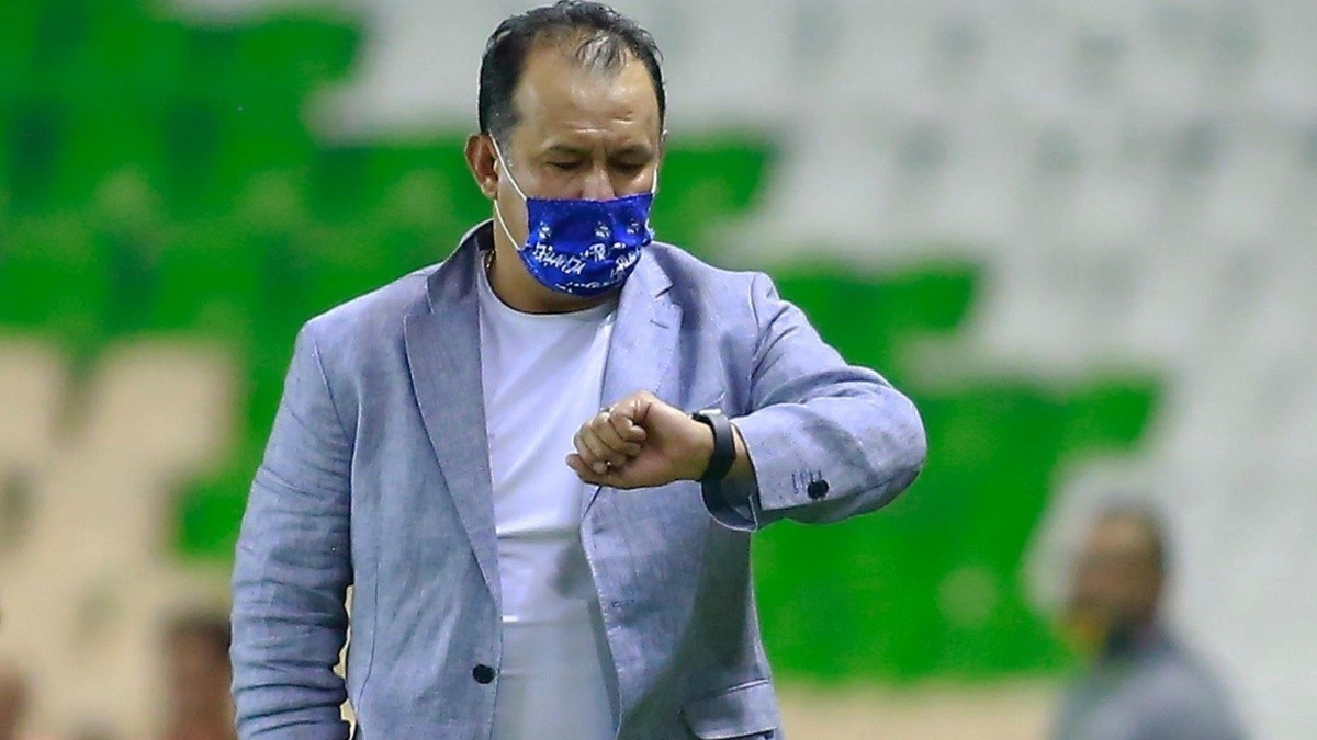 Juan Reynoso sostuvo su primer entrenamiento con La Máquina