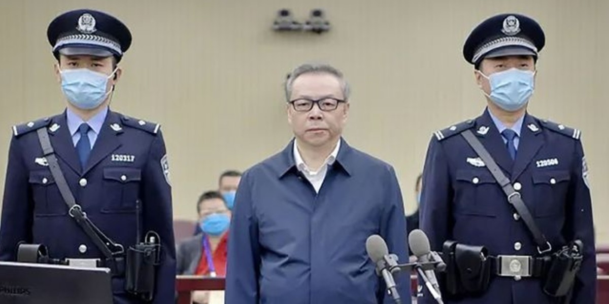 Dictan pena de muerte para funcionario corrupto en China