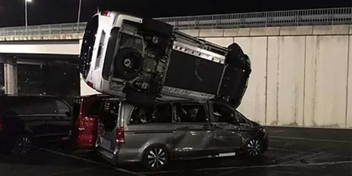 Exempleado de fábrica de Mercedes destroza 69 autos nuevos