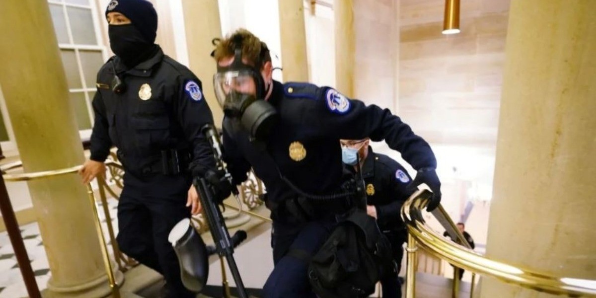 Fallece mujer que fue baleada durante protestas en el Capitolio