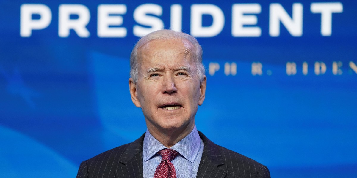 Joe Biden celebra ausencia de Trump en su toma de protesta