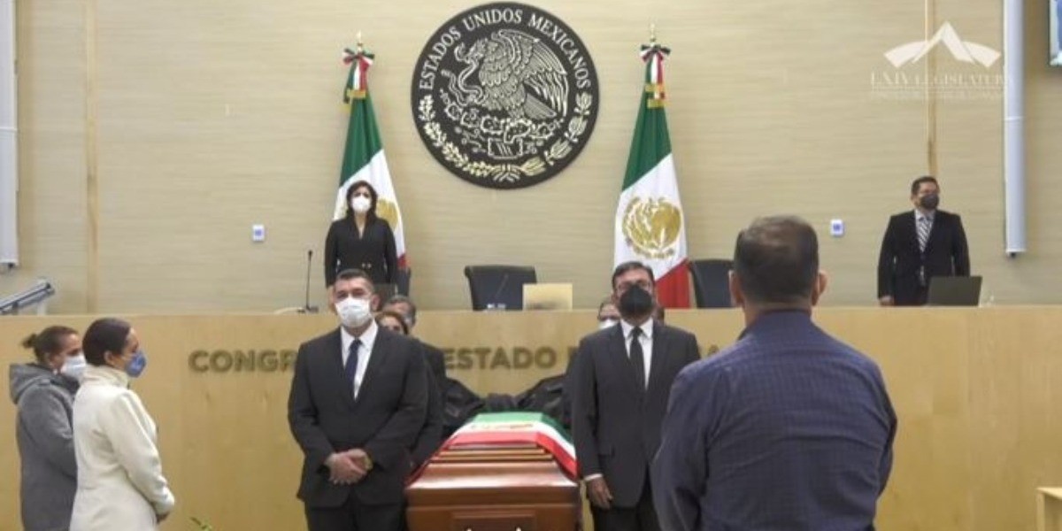 #VIDEO | En emotivo homenaje diputados despiden a ‘Toño’ Acosta