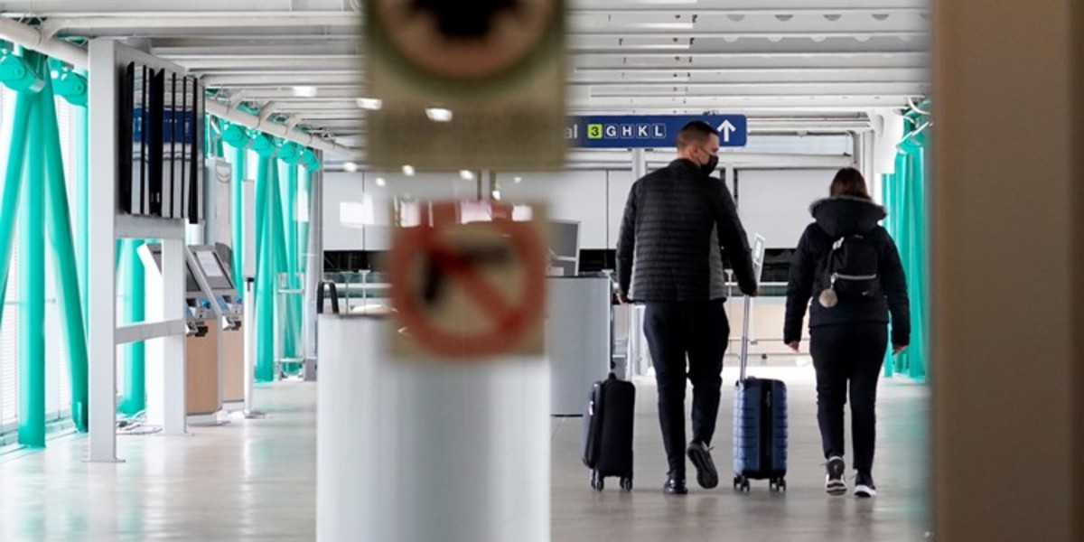 Biden anuncia cuarentenas forzosas al entrar a EE. UU.