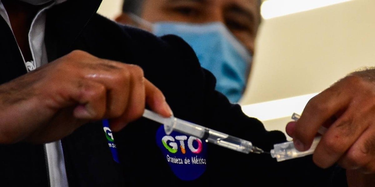 Autoriza AMLO que estados y empresas compren la vacuna anticovid-19