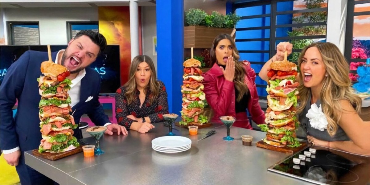 Se disculpan conductores de 'Hoy' por comentarios sobre Nath Campos