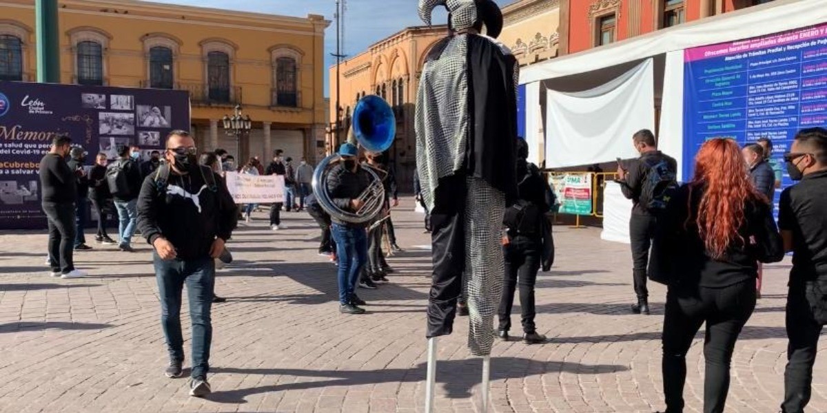 #VIDEO | Con ‘cacerolazo’ banqueteros claman por trabajo